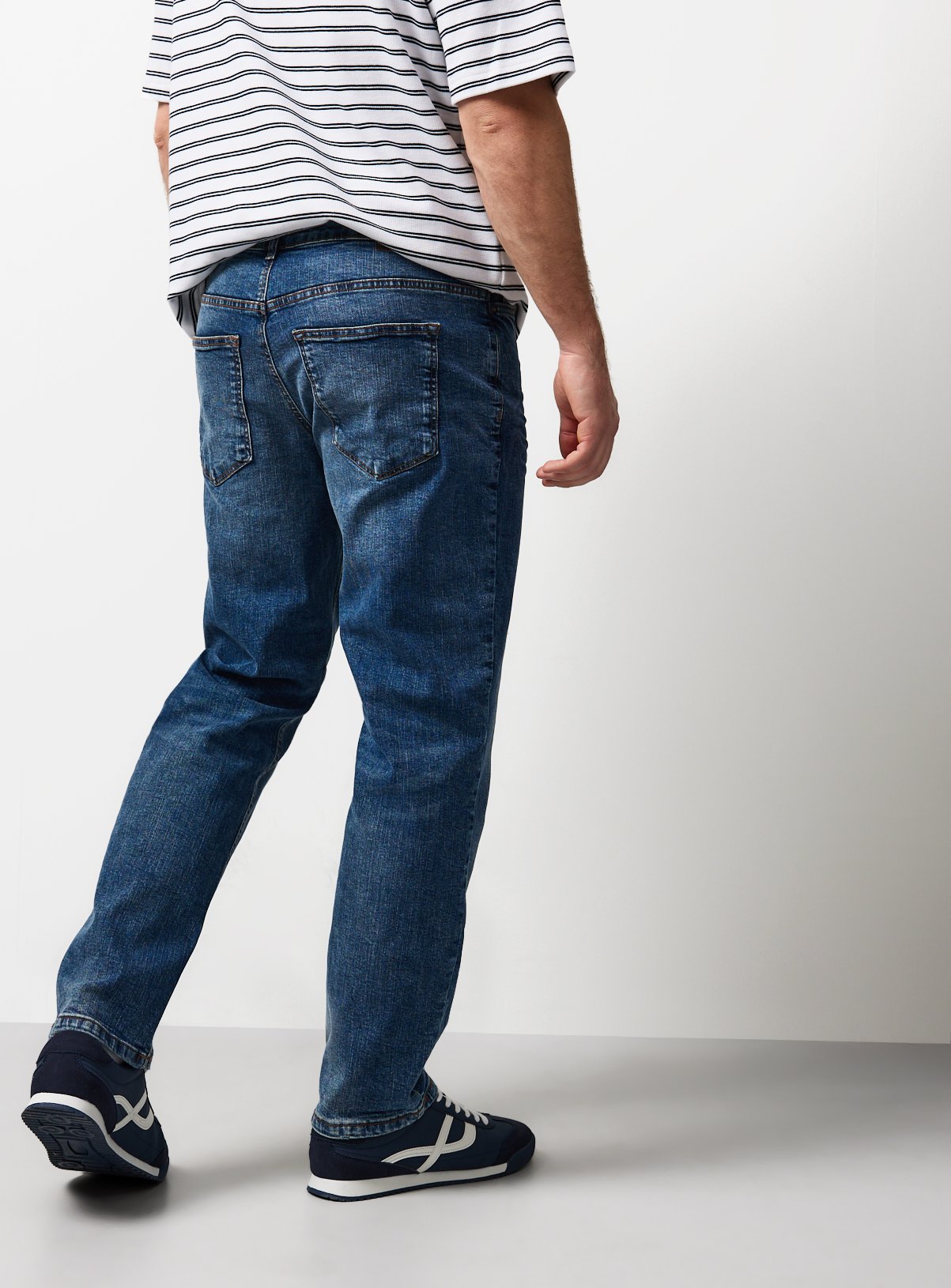 Mid Denim Mid Rise Straight Leg Jeans 44L - Image 5 thumbnail